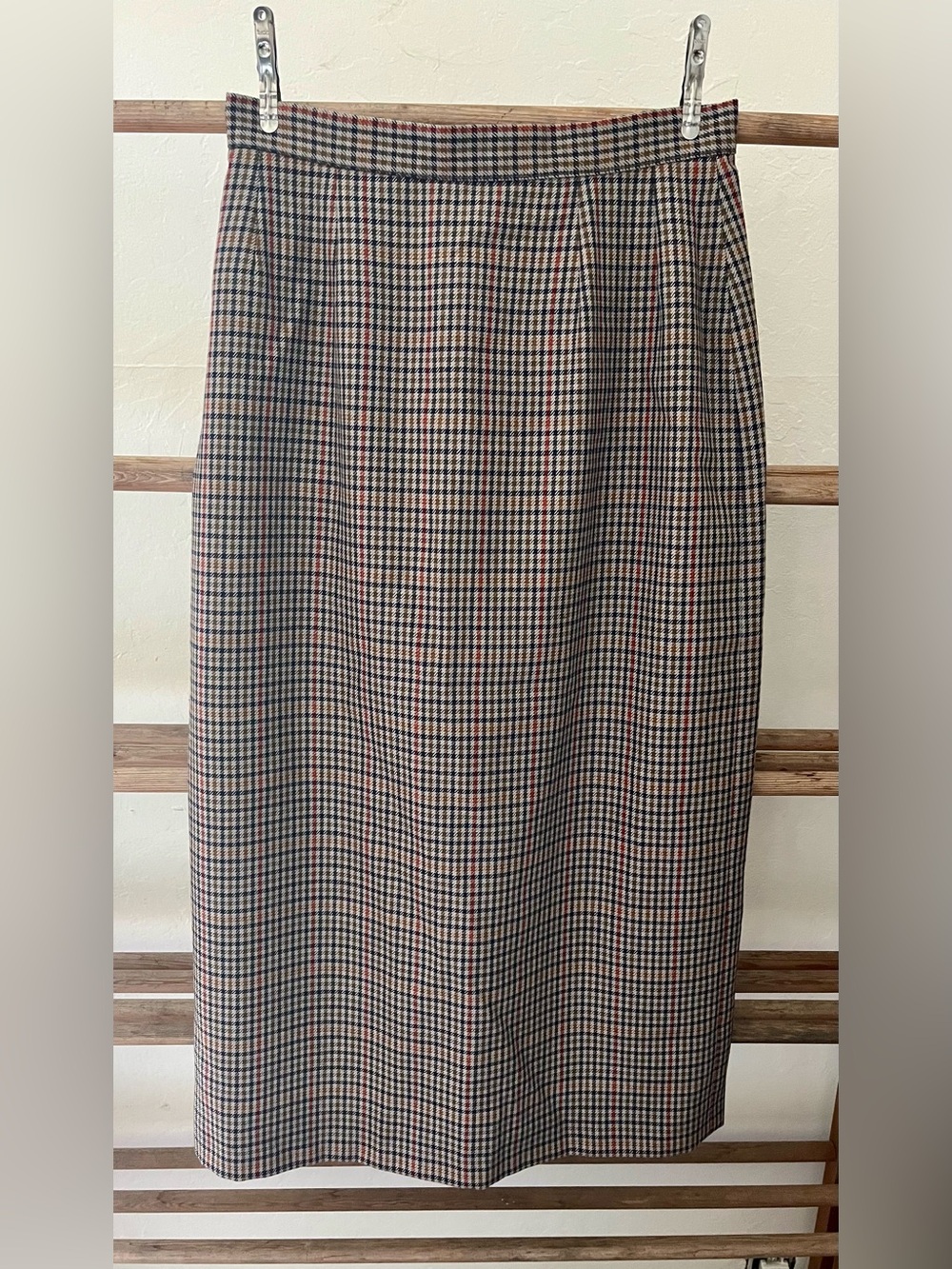 Vintage Brian Tucker 100% New Wool Houndstooth Pencil Skirt in Neutral Colors